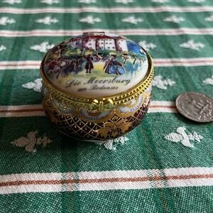 Reutter Porzellan Germany Porcelain Jewelry Pill Box 2.25” Diameter 1.25” Height